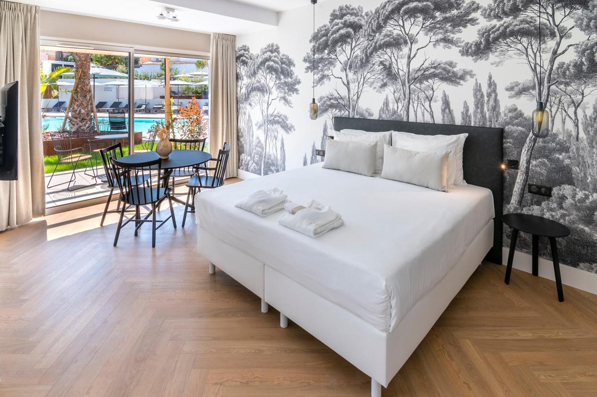 Hotel Der Valk Bloom 4*